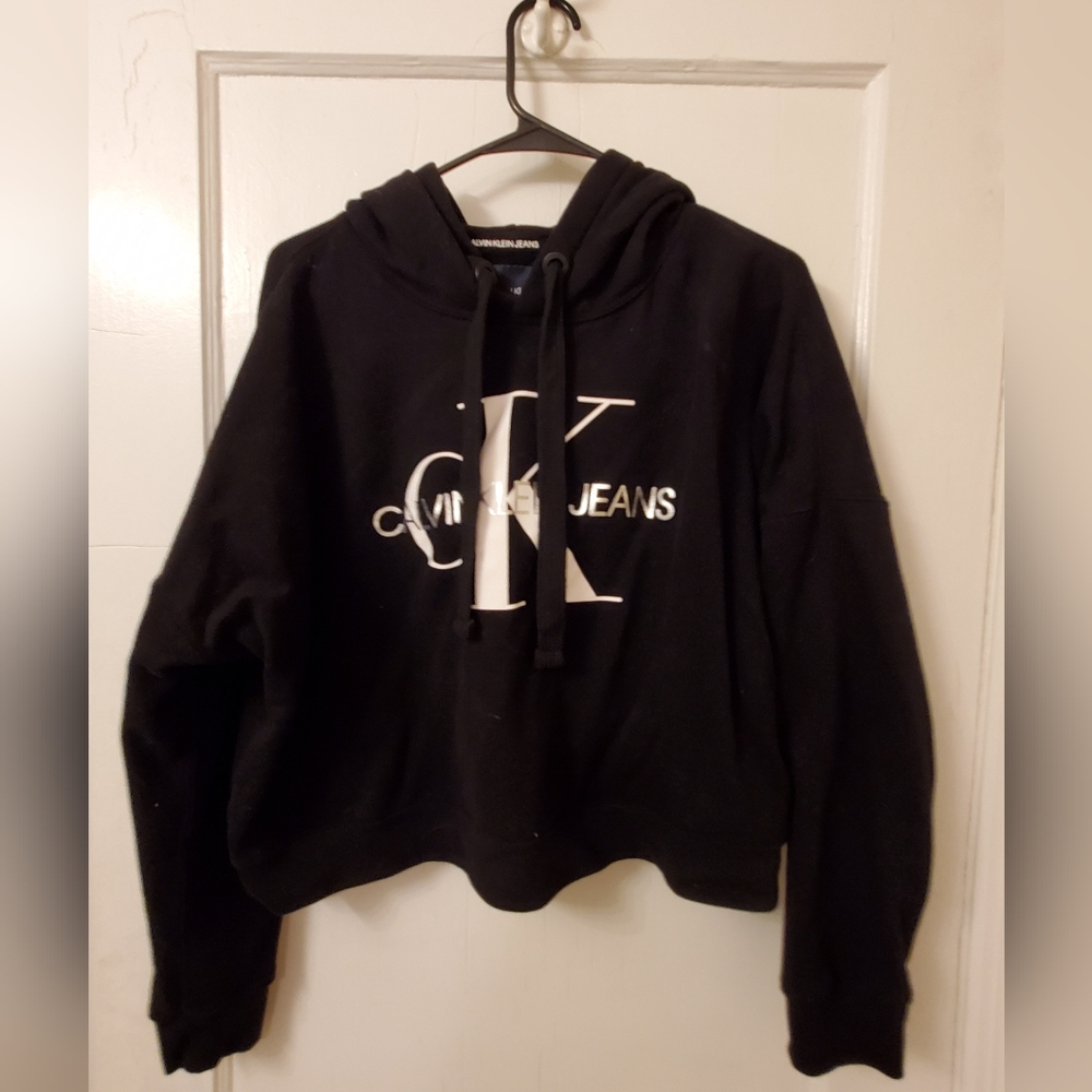 XL cropped Calvin Klein sweatshirt